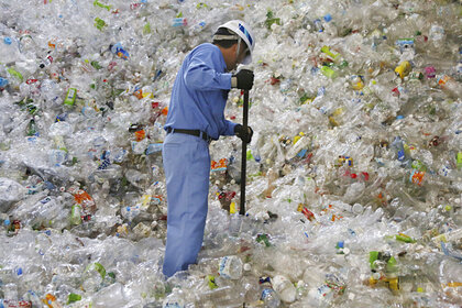 Пластик сделали безвредным для планеты